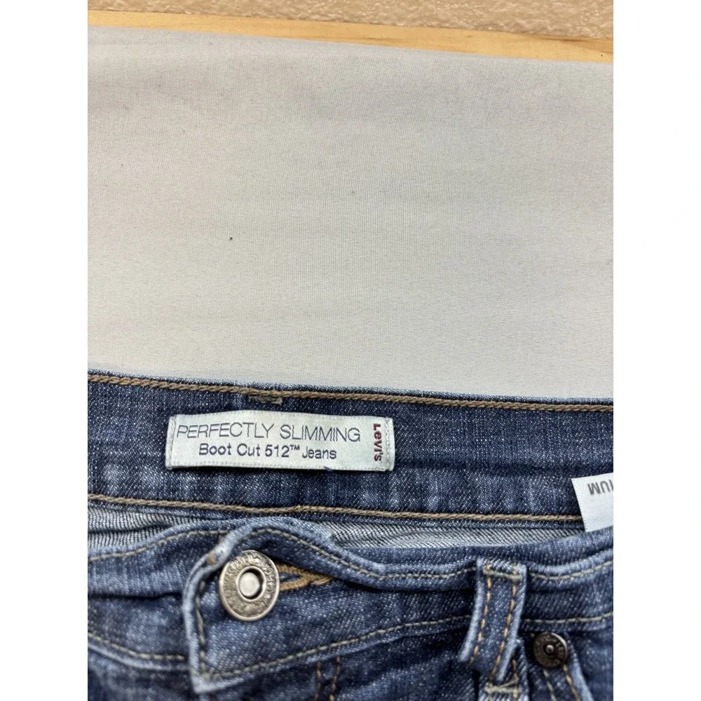 Levi's Women's 512 Perfectly Slimming Boot Cut Jeans Size 10 Medium Wash Blue